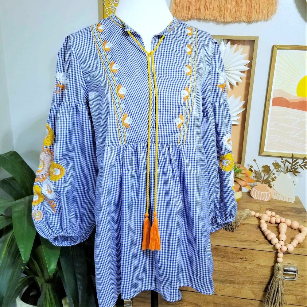 Top, Blouse. Blue & White Gingham. Embroidered. Jennifer & Grace. - Picture 1 of 16